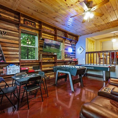 Beautiful Chalet With Fireplace And Large Game Room แกตลิงเบิร์ก ภายนอก รูปภาพ