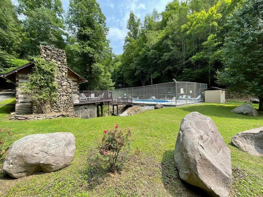 Beautiful Chalet With Fireplace And Large Game Room แกตลิงเบิร์ก ภายนอก รูปภาพ