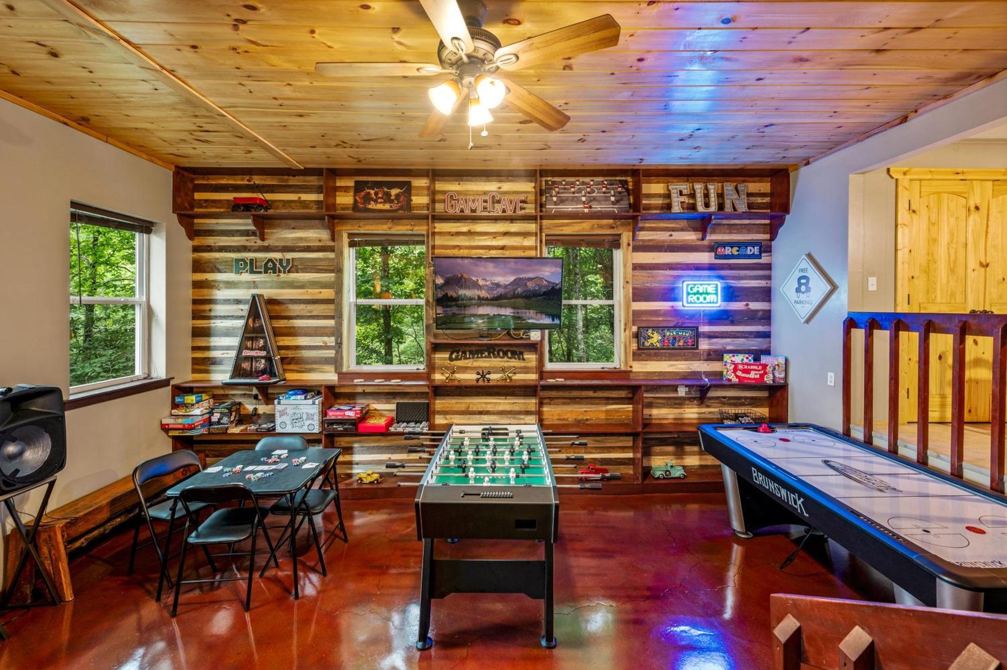 Beautiful Chalet With Fireplace And Large Game Room แกตลิงเบิร์ก ภายนอก รูปภาพ