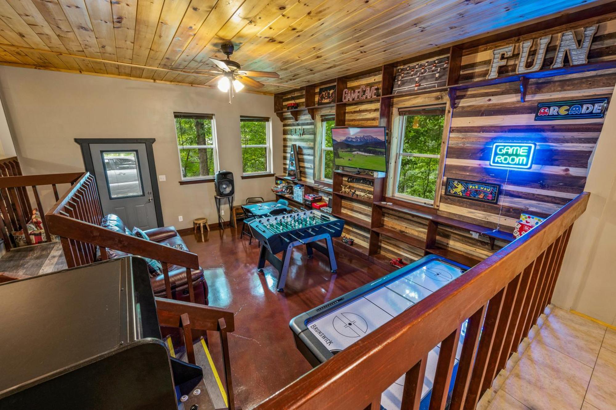 Beautiful Chalet With Fireplace And Large Game Room แกตลิงเบิร์ก ภายนอก รูปภาพ