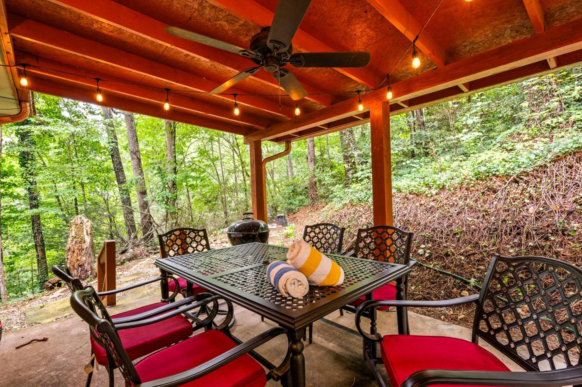 Beautiful Chalet With Fireplace And Large Game Room แกตลิงเบิร์ก ภายนอก รูปภาพ