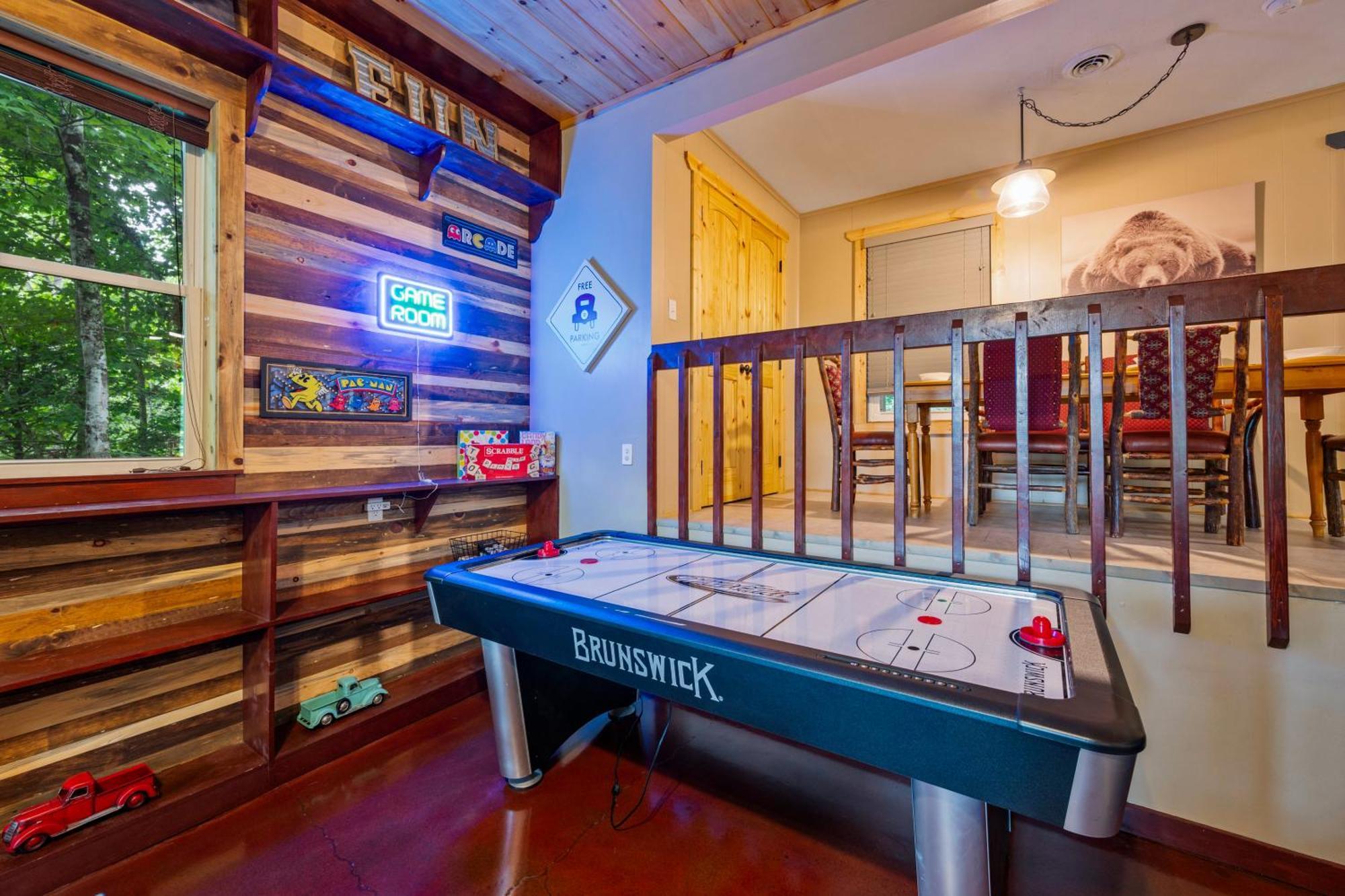 Beautiful Chalet With Fireplace And Large Game Room แกตลิงเบิร์ก ภายนอก รูปภาพ
