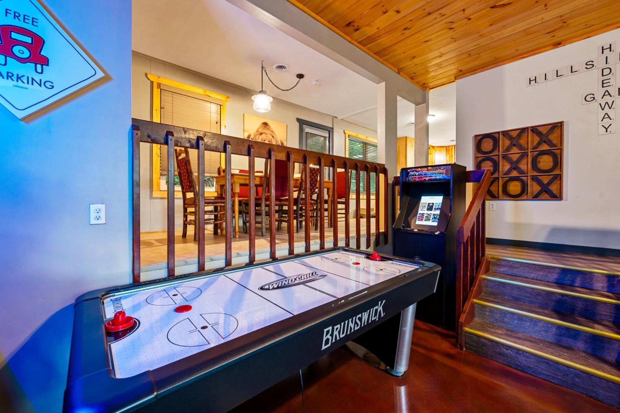 Beautiful Chalet With Fireplace And Large Game Room แกตลิงเบิร์ก ภายนอก รูปภาพ