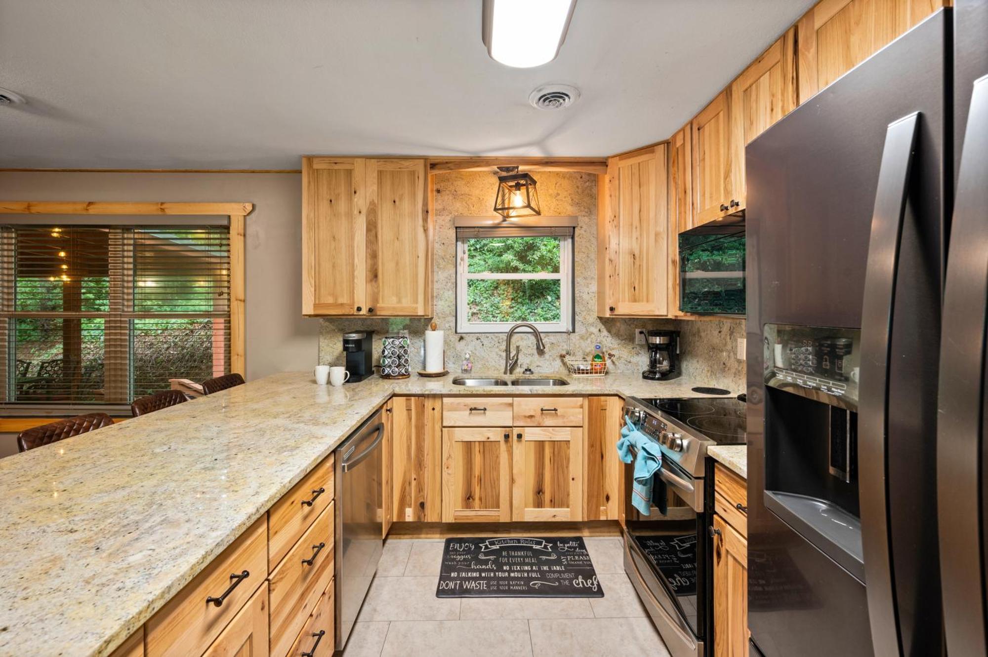 Beautiful Chalet With Fireplace And Large Game Room แกตลิงเบิร์ก ภายนอก รูปภาพ