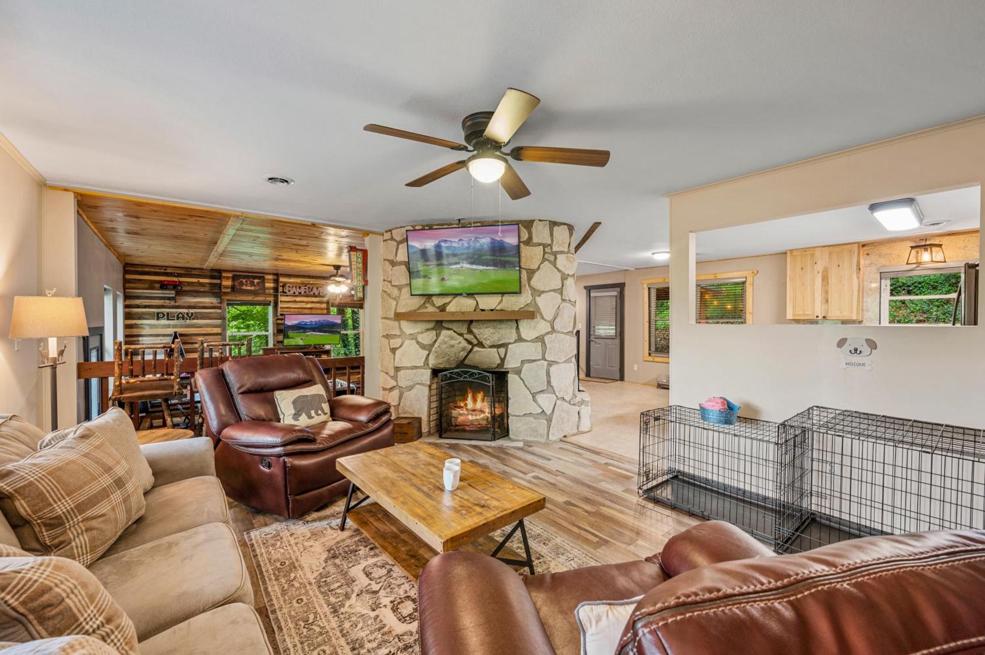 Beautiful Chalet With Fireplace And Large Game Room แกตลิงเบิร์ก ภายนอก รูปภาพ